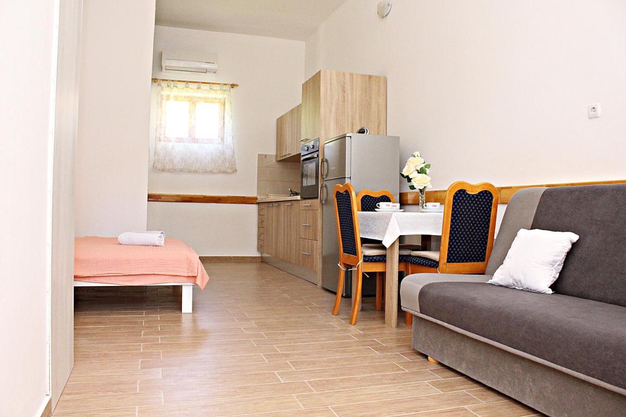 Studio Apartman Zara Zewnętrze zdjęcie